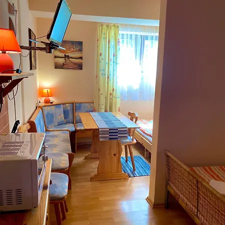 Zur Heiligen Krone Bed & Breakfast