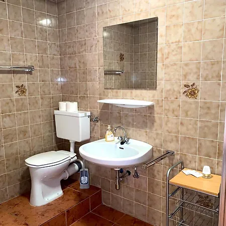 Oda ve Kahvaltı Zur Heiligen Krone