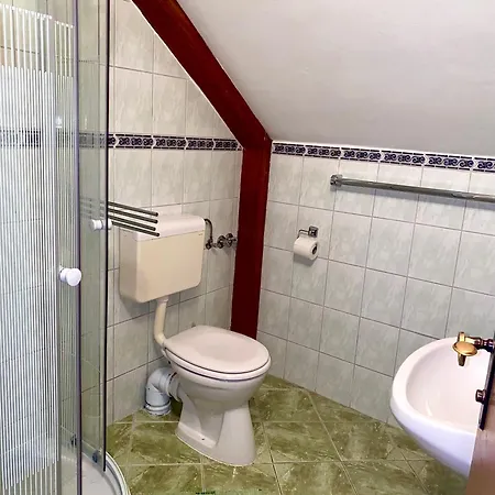 Zur Heiligen Krone Bed & Breakfast