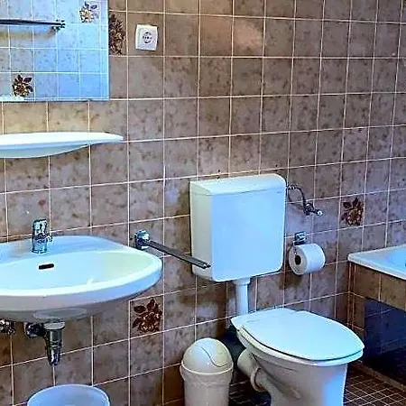 Zur Heiligen Krone 3*