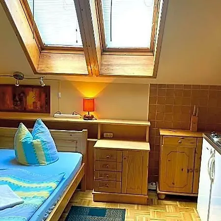 Zur Heiligen Krone Bed & Breakfast
