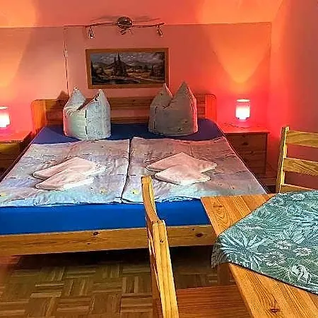 Zur Heiligen Krone Bed & Breakfast