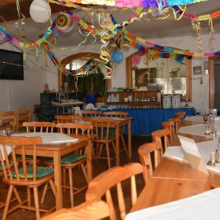 Zur Heiligen Krone Bed & Breakfast 2*