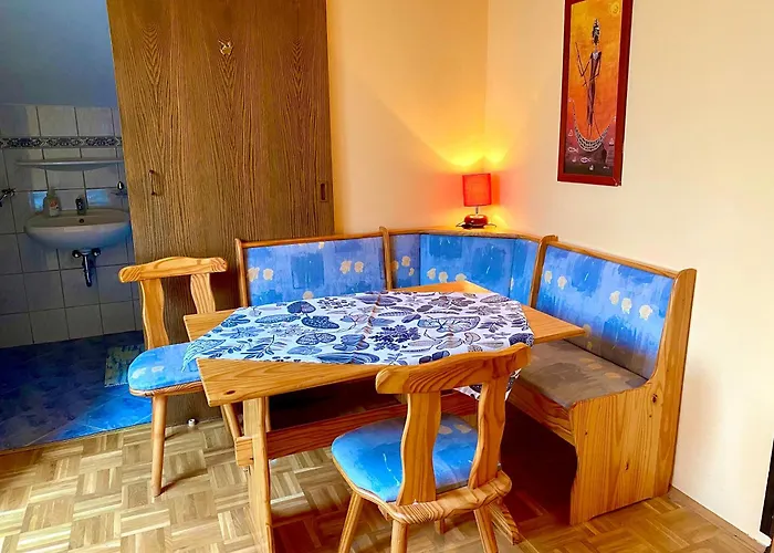 Zur Heiligen Krone 住宿加早餐酒店 毛特恩多夫