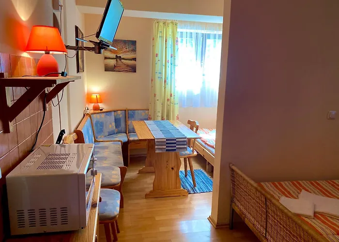 Zur Heiligen Krone 住宿加早餐酒店