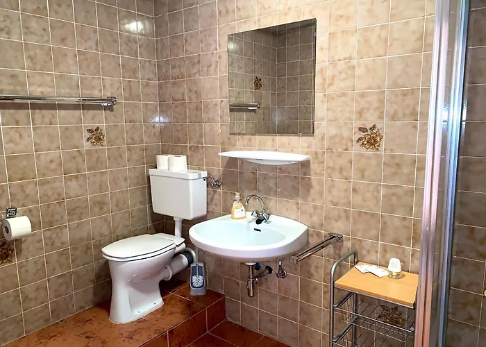 住宿加早餐酒店 Zur Heiligen Krone