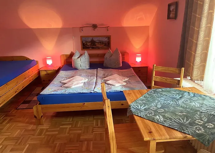 住宿加早餐酒店 Zur Heiligen Krone 毛特恩多夫