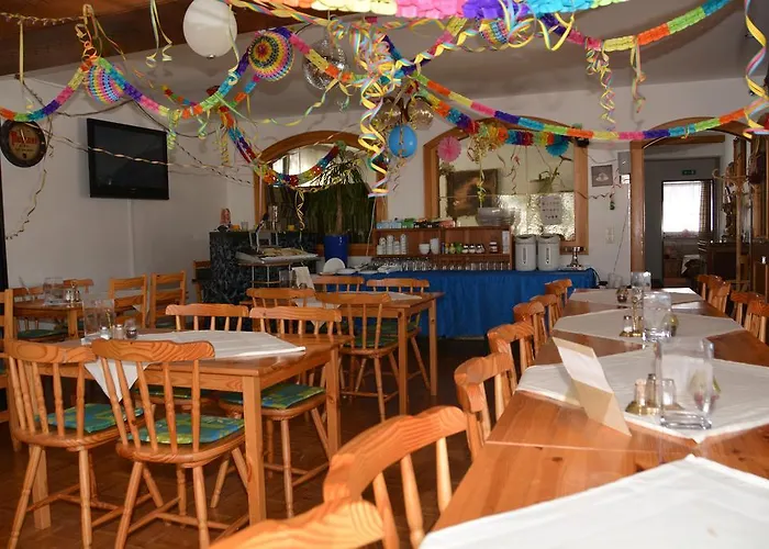 Zur Heiligen Krone 住宿加早餐酒店 3*